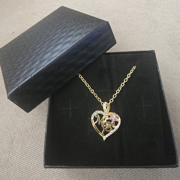 14K Gold-Plated Heart 'MOM' Pendant Necklace – Mother's Day Gift for Mom, Gold - Picture 7 of 8